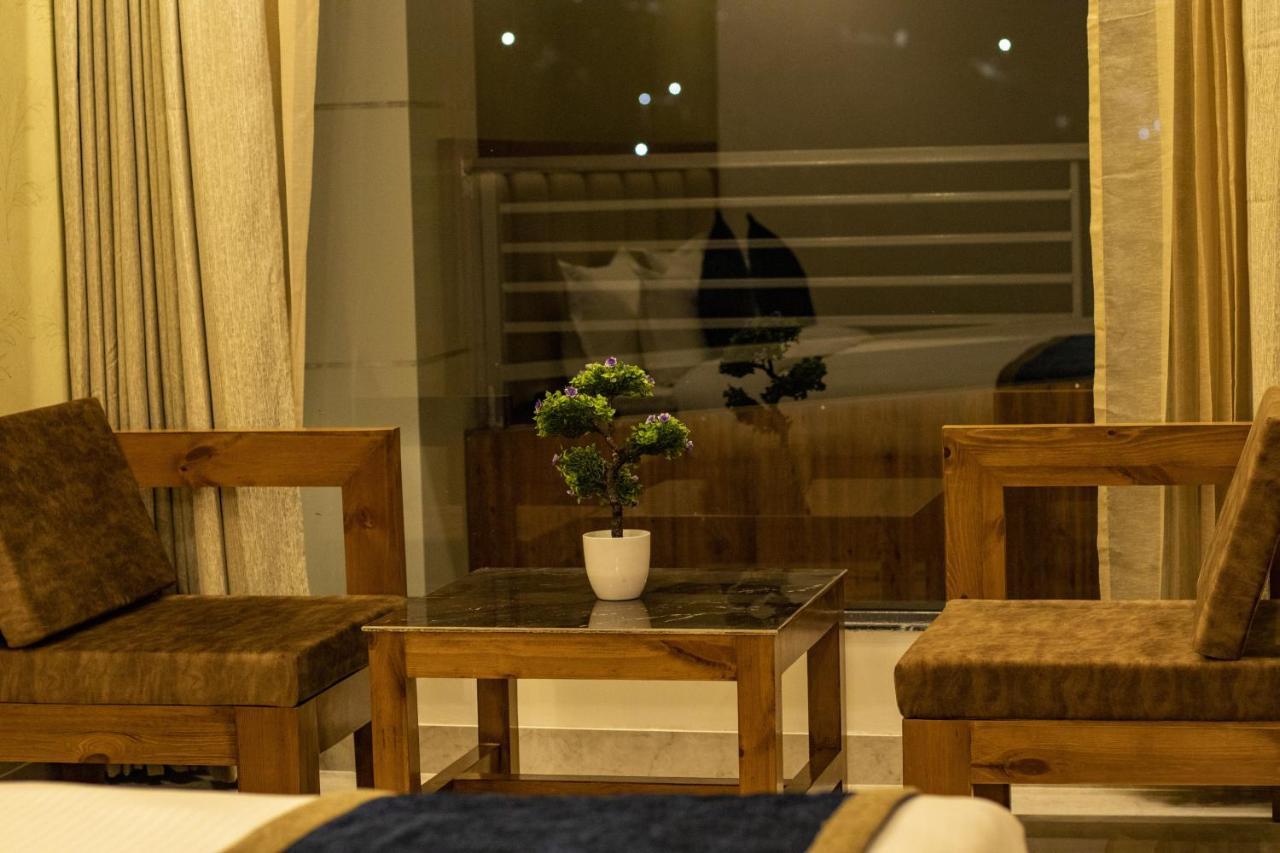 Golden Fern Resort Shimla Exterior foto