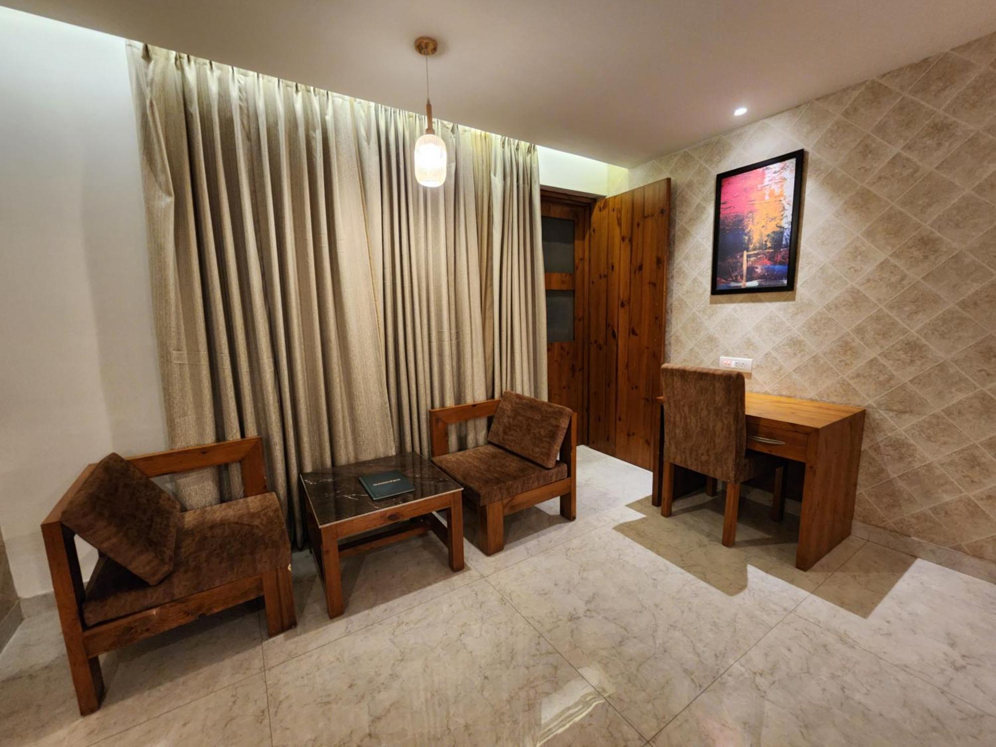 Golden Fern Resort Shimla Exterior foto
